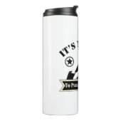 Het is mijn plicht om het militaire nummer van die thermosbeker (Gedraaid links)