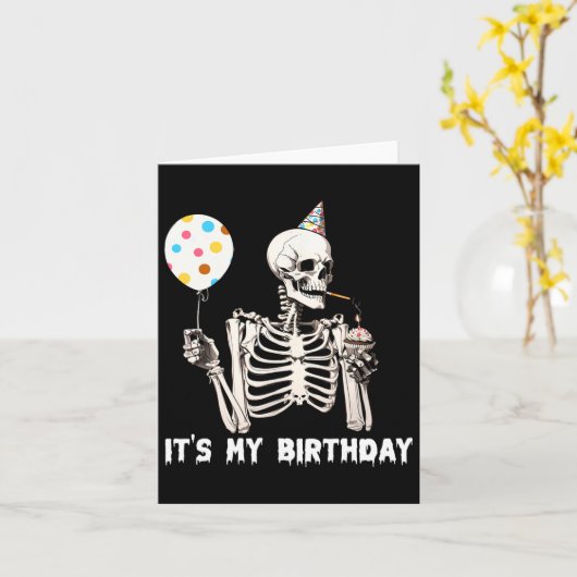 Het is mijn verjaardag Halloween Skeleton Funny Bi Kaart (Gele Bloem)