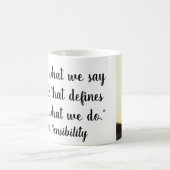 "Het is niet wat wij zeggen of denken dat bepaalt  Koffiemok (Center)