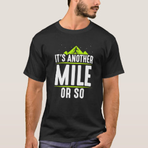 Het is nog een stapel of zo Humor die een half-chi T-shirt