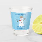 Het is NU Mystery Detective Snowman Blue Shot Glas (Voorkant)