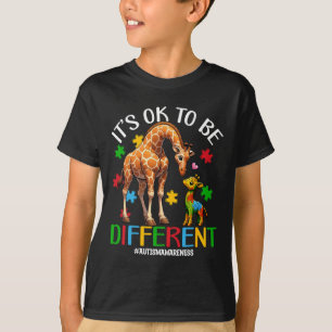 Het is OK om verschillende Autisme Bewustzijn Gira T-shirt