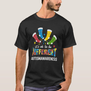 Het Is Ok Om Verschillende Sokken Te Hebben Autism T-shirt