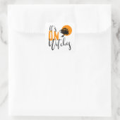 Het is op heksen ID442 Vierkante Sticker (Tas)