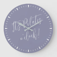 Het is Pilates O' Clock Fun Paars Script Wall Cloc