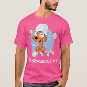 Het is VerzorgingstijdVerzorger Grappige Hond in D T-shirt