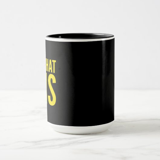 Het is wat het grappige gele citaten zijn mok (Midden)