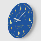 Het is Wine O'Clock Elegant Gold Deep Blue Monogra Grote Klok (Hoek)