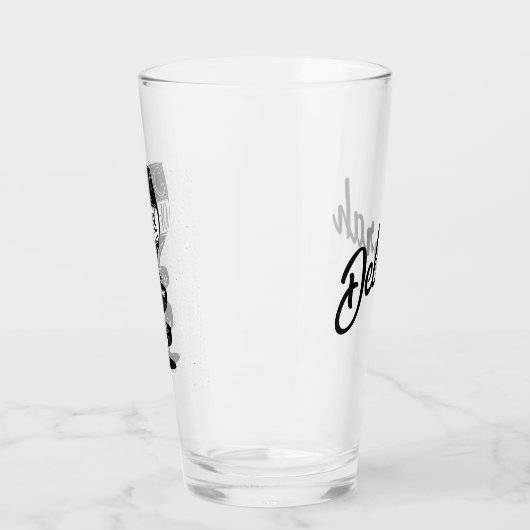 Het is Wine Oclock Glas (Links)