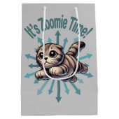 Het is Zoomie Time Scottish Fold Cat Medium Cadeauzakje (Achterkant)