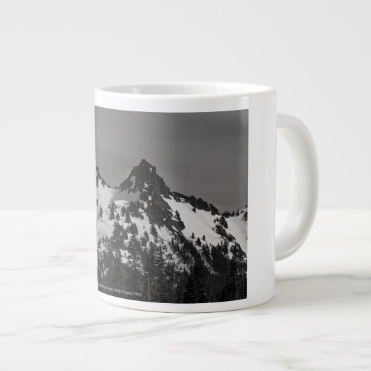 Het kasteel en Pinnacle Extra Grote Beker (Voorkant rechts)