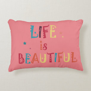 het kleurrijke tekstleven is mooi en de sterren zi accent kussen