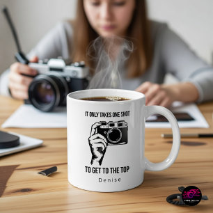 Het kost slechts één schot om de top te bereiken koffiemok
