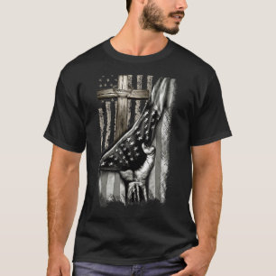 Het kruis achter de Amerikaanse vlag Godsdienst Je T-shirt