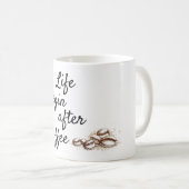 Het leven begint na de koffie koffiemok (Voorkant rechts)
