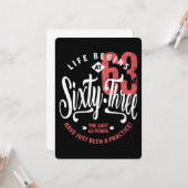 Het leven begint op 63 | 63e verjaardag kaart (Voorkant / Achterkant in situ)