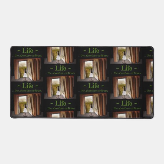 Het leven, het avontuur gaat verder bureaumat (Voorkant)