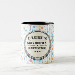 HET LEVEN IS BEETER MET EEN BEETJE STOF 🪶 TWEEKLEURIGE KOFFIEMOK