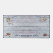 Het leven is beter bij de Beach Desk Mat (Voorkant)