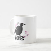 Het leven is beter met mok van magpies (Voorkant links)