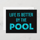 Het leven is beter voor de poolzwemzomer uitnodiging briefkaart (Voorkant / Achterkant)