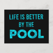 Het leven is beter voor de poolzwemzomer uitnodiging briefkaart (Voorkant)