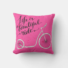 Het leven is een mooie rode roze kussen