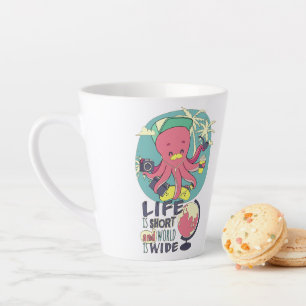 Het leven is kort en de wereld is breed. latte mok