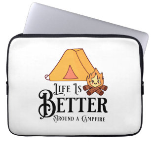 Het leven is leuker rond een kampvuur laptop sleeve