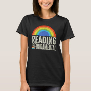 Het lezen is een fundamentele geeky koekjespoëzie t-shirt