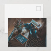 het lezen met een literaire kop thee briefkaart (Voorkant / Achterkant)