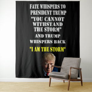 HET LOT FLUIT AAN PRESIDENT TRUMP WANDKLEED