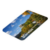 Het meer van Bled met bomen in herfstkleuren in Sl Magneet (Linkerzijde)