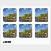 Het meer van Bled met bomen in herfstkleuren in Sl Vierkante Sticker (Vel)