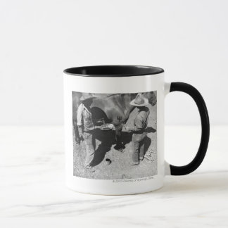 Het merken van paarden met het merk pitchfork mok