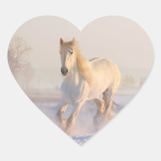 Het mooie witte paard Galloping in de sneeuw Hart Sticker (Voorkant)