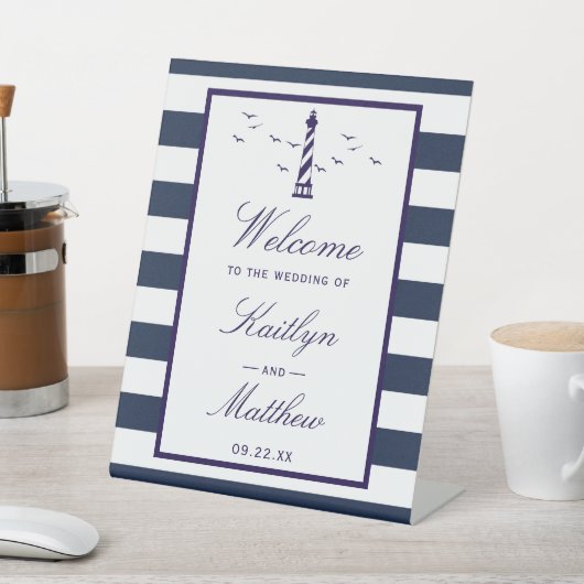 Het Nautical Lighthouse Wedding Collectie Welkom Reclamebord Met Voetstuk (Insitu)