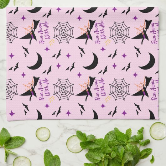 Het nummer "Run Away With Me" van Halloween Witch Theedoek (Gevouwen)