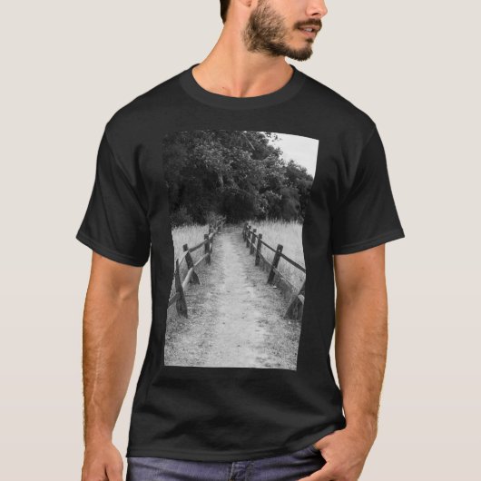 Het One Less Traveled Tshirt (Voorkant)
