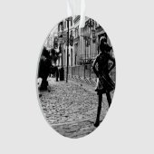 Het onverdiende meisje ornament (voorkant)