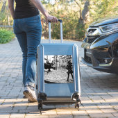 Het onverdiende meisje sticker (Koffer Insitu)