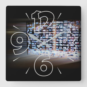 Het overschrijden van online grenzen vierkante klok