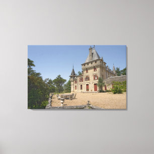 Het prachtige Kasteel de Pressac en tuin Canvas Afdruk
