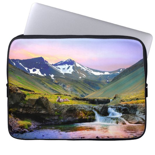 Het prachtige landschapslandschap van IJsland Laptop Sleeve (Voorkant)