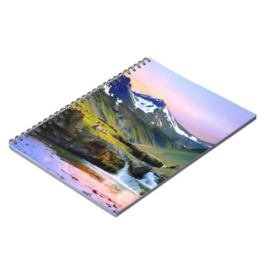 Het prachtige landschapslandschap van IJsland Notitieboek (Linkerzijde)