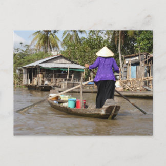 Het roeien van een boot in Mekong Delta, Vietnam Briefkaart