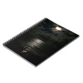 Het schijnen van moonlicht die op de oceaan reflec notitieboek (Linkerzijde)