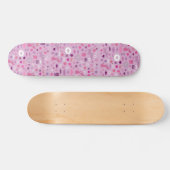 Het skateboard van een serieus schattig meisje (Horizontaal)