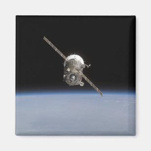 Het Soyuz TMA-11-ruimtevaartuig boven de aarde Magneet