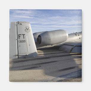 Het staartgedeelte van een A-10 Thunderbolt II Magneet